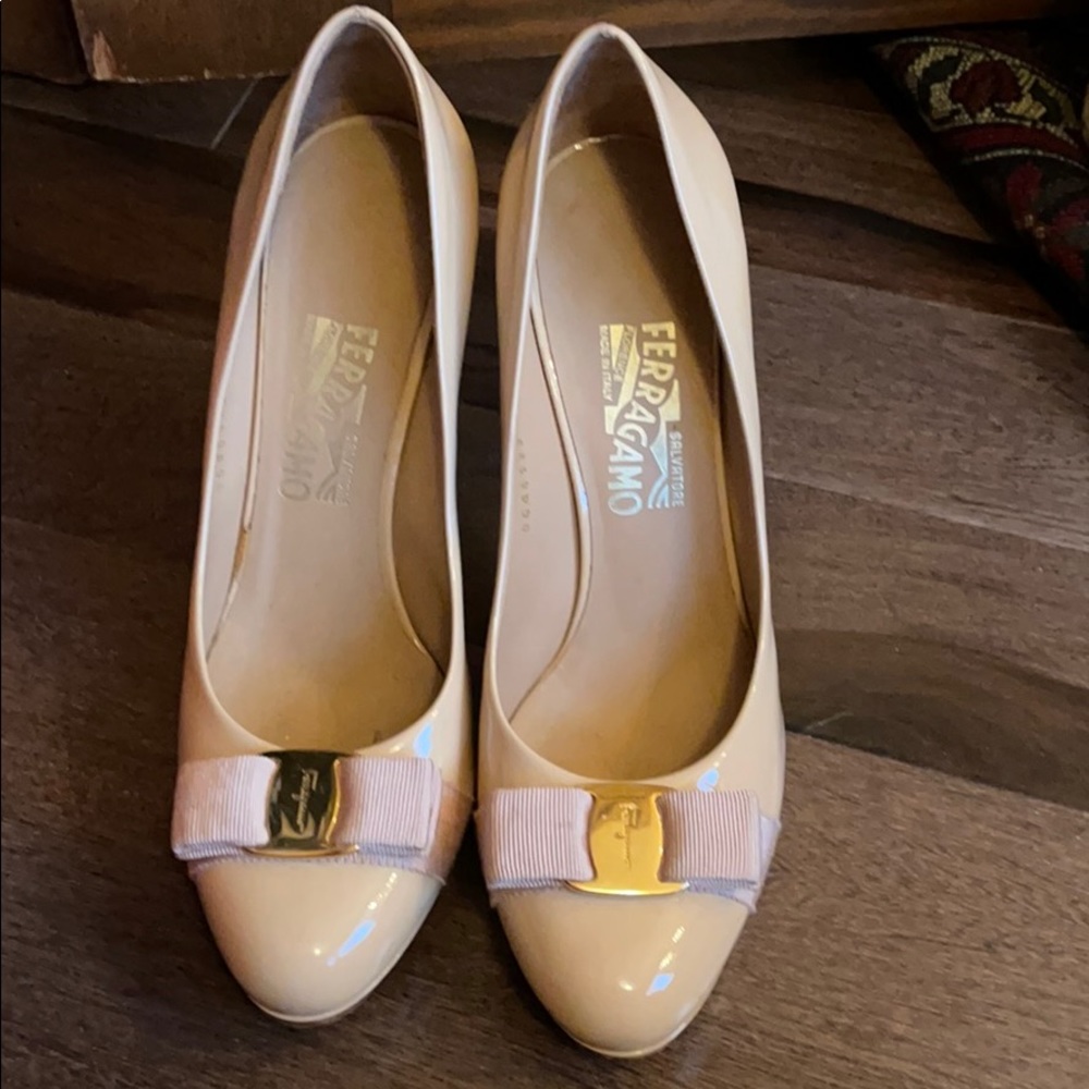 SalvAtore ferregamo heels